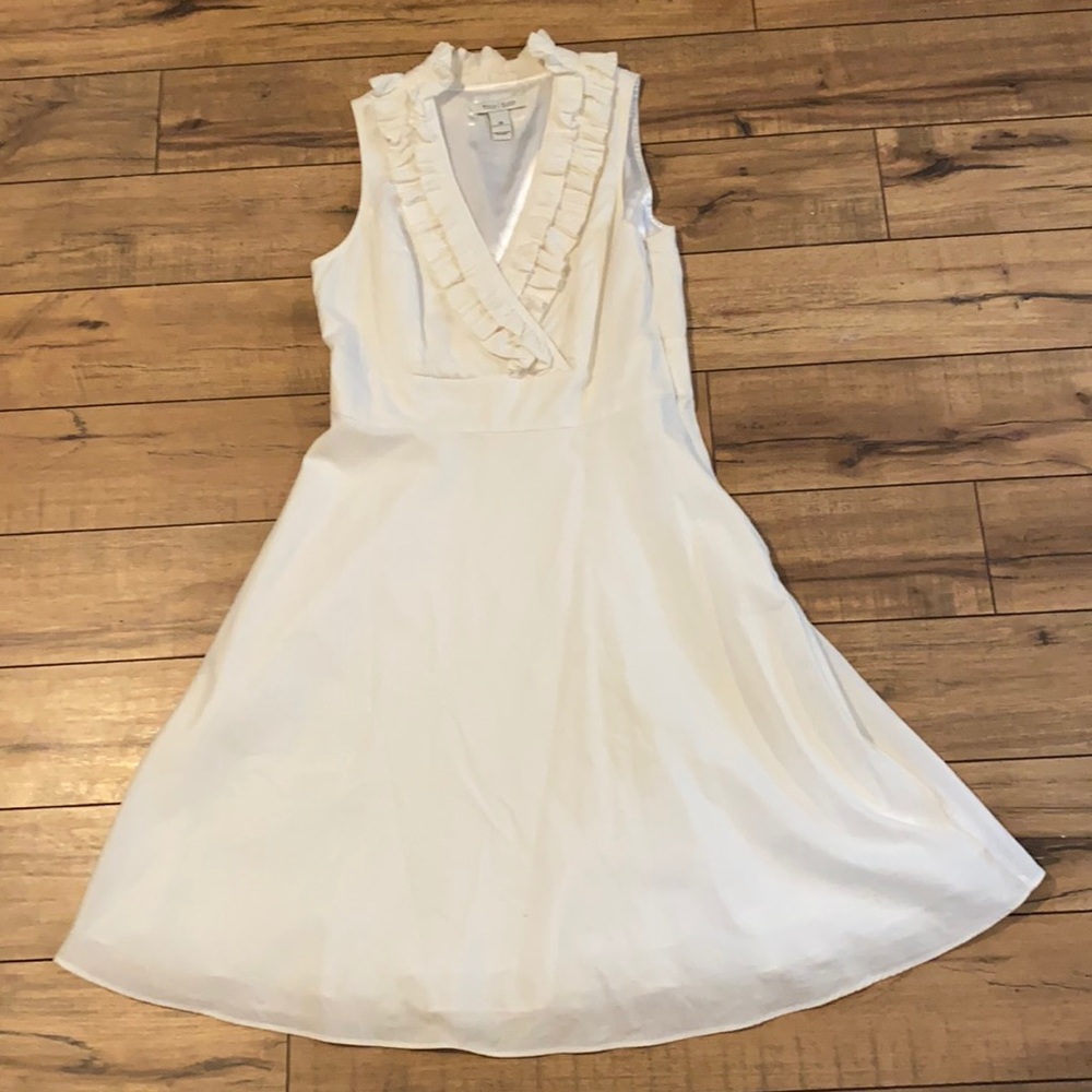 White House black market size 10 white Aline dress